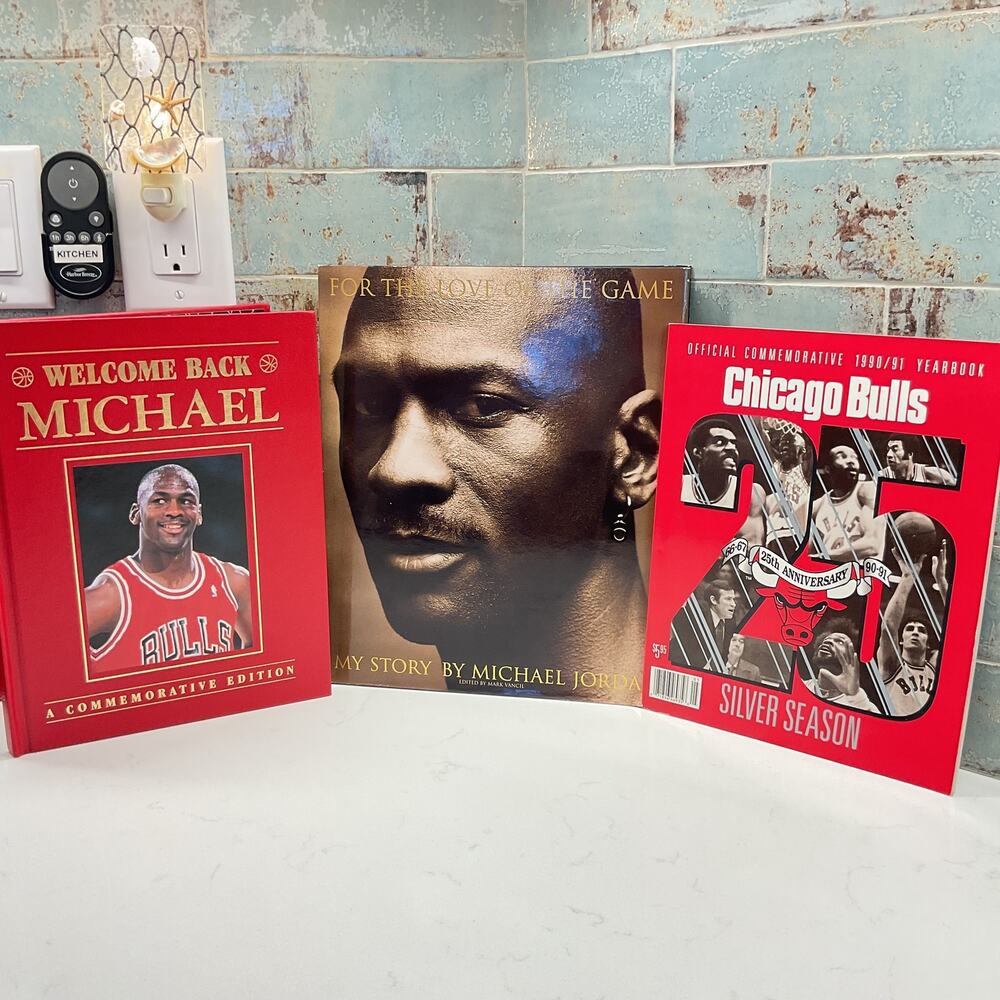 Michael Jordan Welcome Back Chicago Bulls Commemorative Edition Books